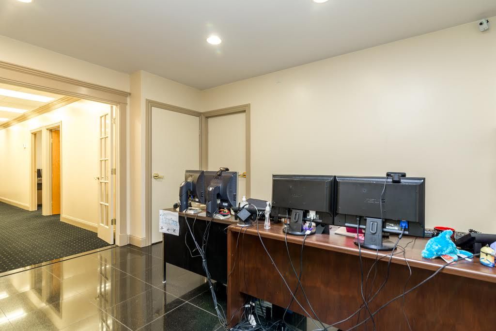 40 Galesi Dr, Wayne, NJ, 07470